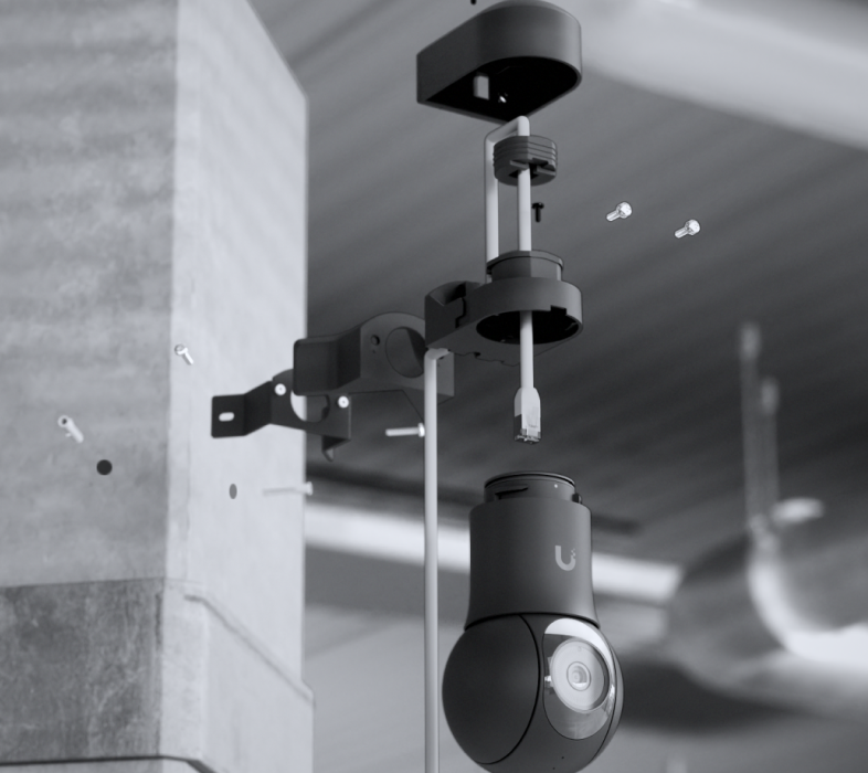 Ubiquiti UACC-G5-PTZ-CM | G5 PTZ Corner Mount – Black