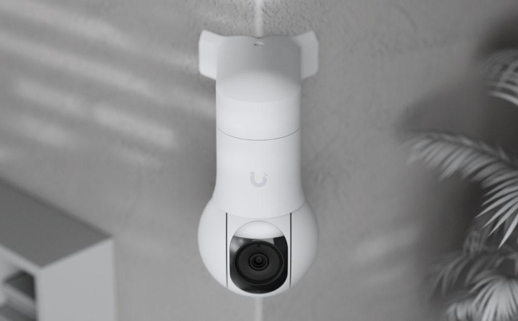 Ubiquiti UACC-G5-PTZ-CM | G5 PTZ Corner Mount – Black