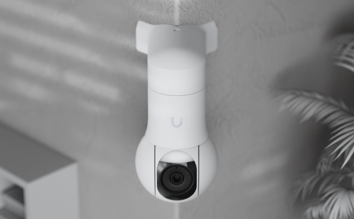 Ubiquiti UACC-G5-PTZ-CM | G5 PTZ Corner Mount – Black